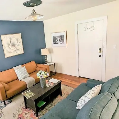 Escape On Hambright'S Alley! Walk 2 Everything! Cyclists Welcome! 1St Fl Unit A Cumberland Exterior photo