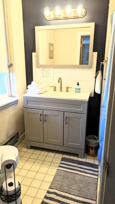 Holiday home Escape On Hambright's Alley! Walk 2 Everything! Cyclists Welcome! 1st Fl Unit A Cumberland