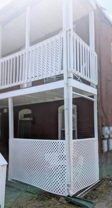 Escape On Hambright's Alley! Walk 2 Everything! Cyclists Welcome! 1st Fl Unit A Holiday home Cumberland